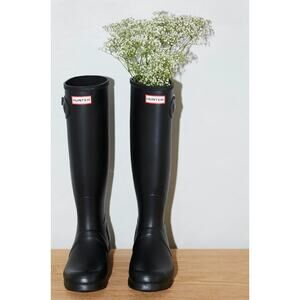 Hunter Women's Originals Tall Wellie Rubber Rainboots in Matte Black, Size 6